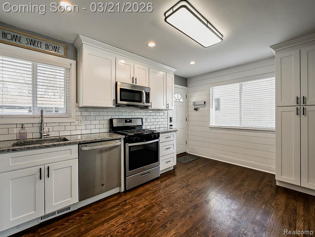5208 Latimer Street, West Bloomfield, MI 48324 — Photo 7