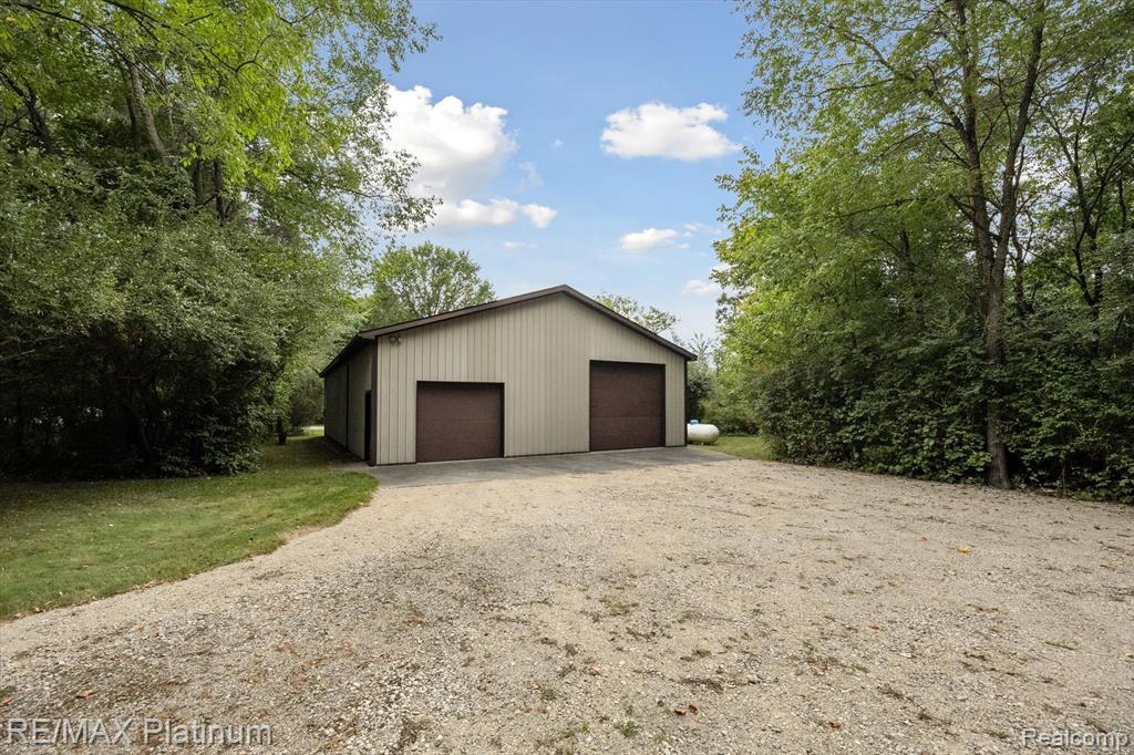 8872 Thornapple Drive, Pinckney, MI 48169 — Photo 4