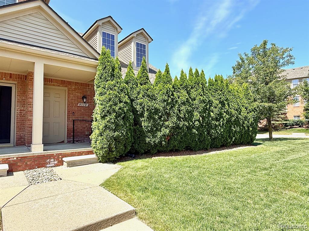 5112 Mesa Drive, Shelby Twp, MI 48316 — front exterior