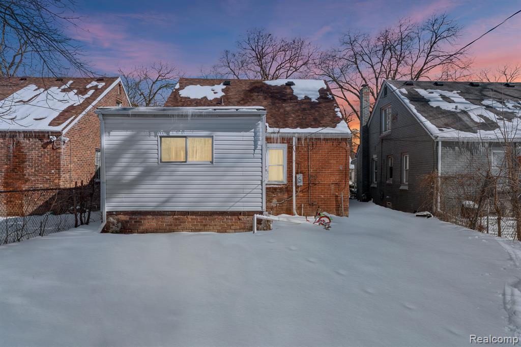 9589 MANSFIELD Street, Detroit, MI 48227 — Photo 17