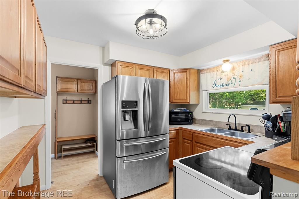 6509 Silver Lake Road, Linden, MI 48451 — Photo 18