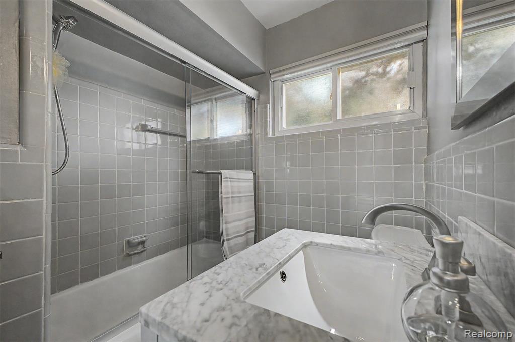 9904 Fox Avenue, Allen Park, MI 48101 — Photo 19