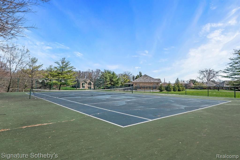 51 CHATEAUX DU LAC, Fenton, MI 48430 — Photo 58