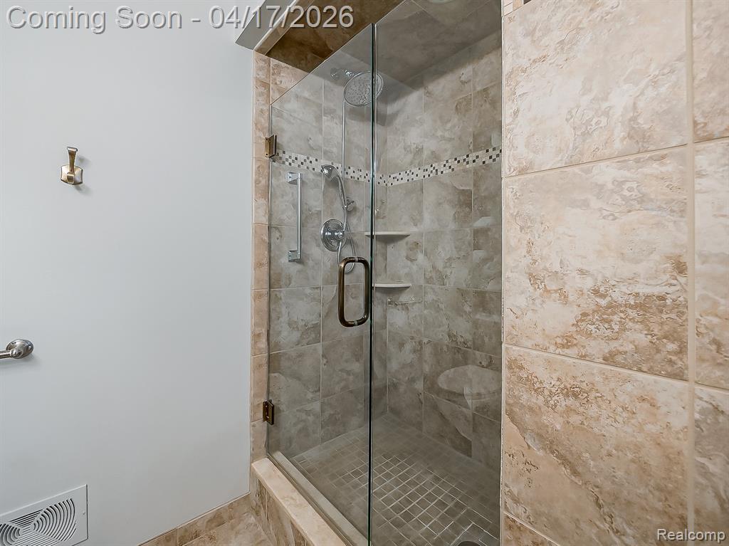 43000 12 Oaks Crescent Drive, 5022, Novi, MI 48377 — Photo 15