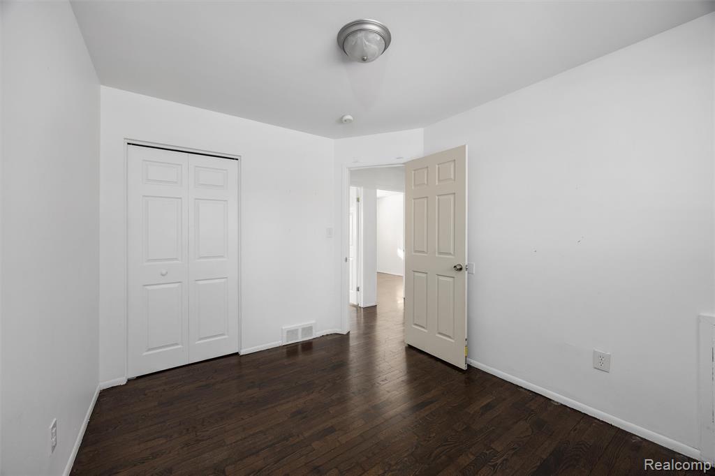 4348 Martin Road, Warren, MI 48092 — Photo 13