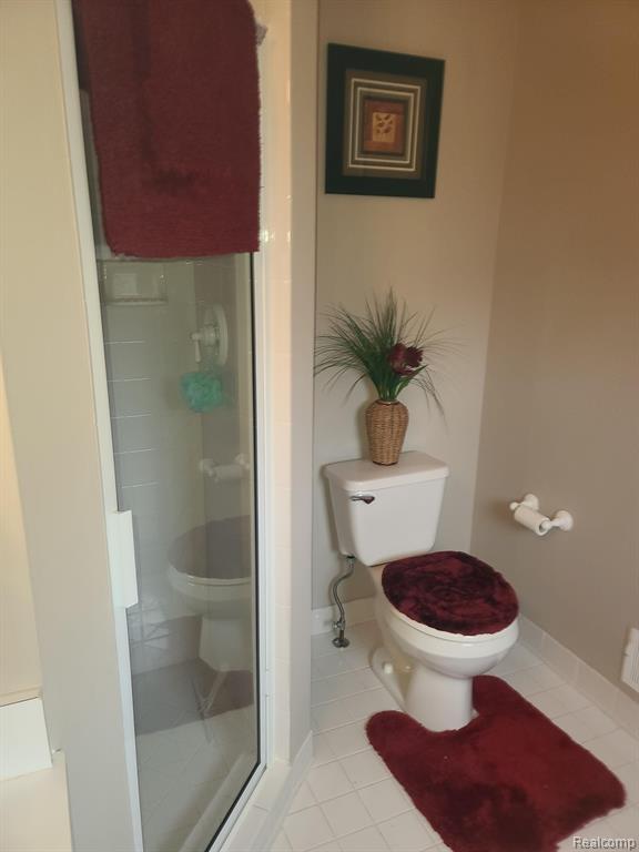 43201 POINTE Drive, Clinton Twp, MI 48038 — Photo 19