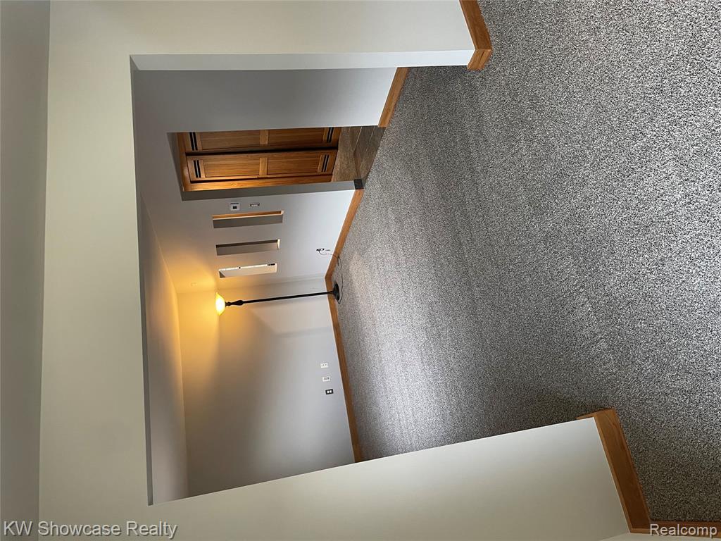 527 E University Drive, Rochester, MI 48307 — Photo 3