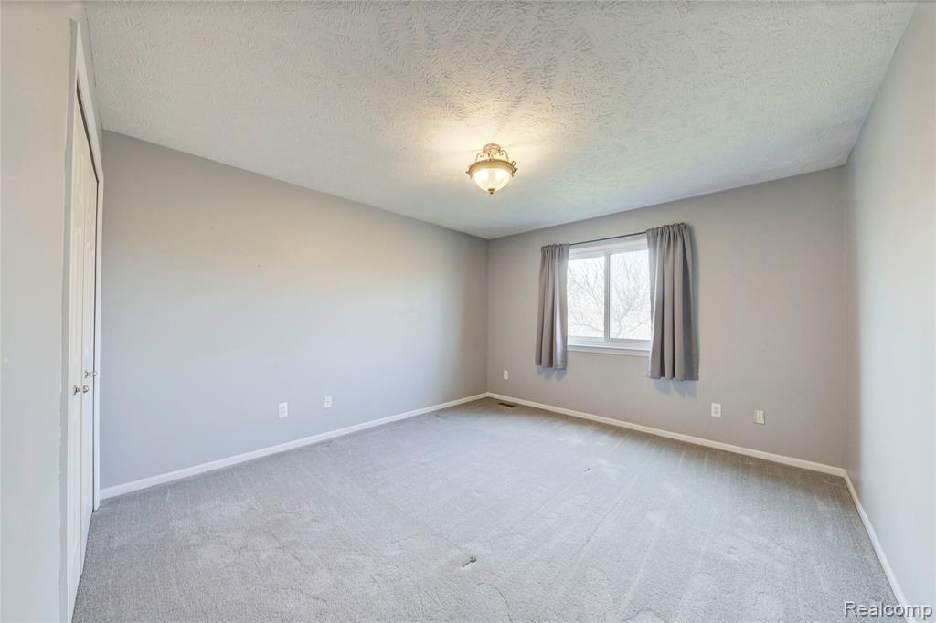 1040 Spirea, Howell, MI 48843 — Photo 21