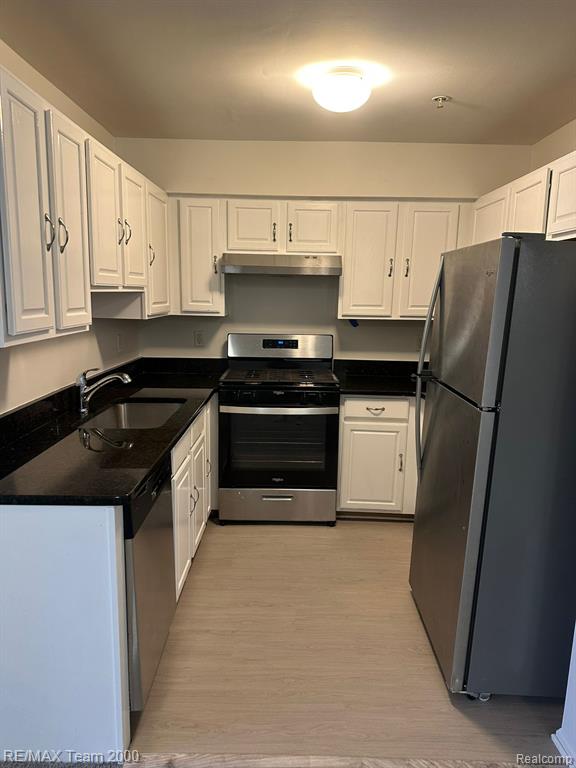 4326 Maple Street, Dearborn, MI 48126 — Photo 9