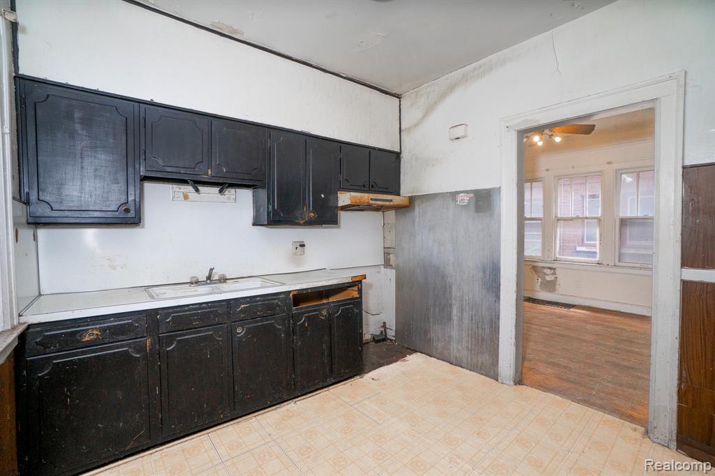 15930 TURNER Street, Detroit, MI 48238 — Photo 11