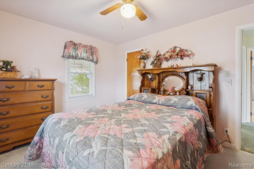 4466 S Center Road, Burton, MI 48519 — Photo 24