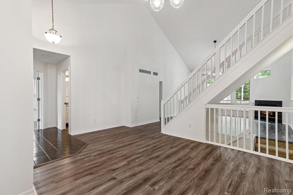5496 MICHAEL Drive, Ypsilanti, MI 48197 — Photo 10