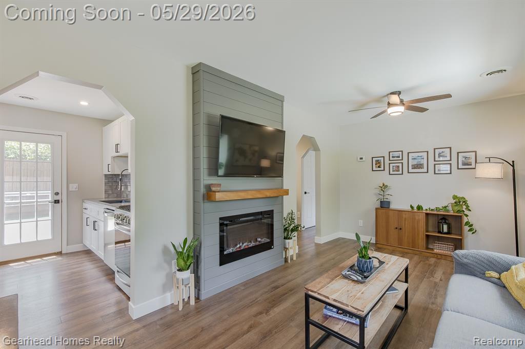 2831 Watkins Lake Road, Waterford, MI 48328 — Photo 8