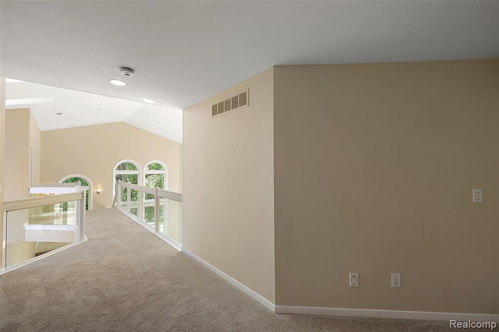 6358 Golden Lane, West Bloomfield, MI — Photo 33