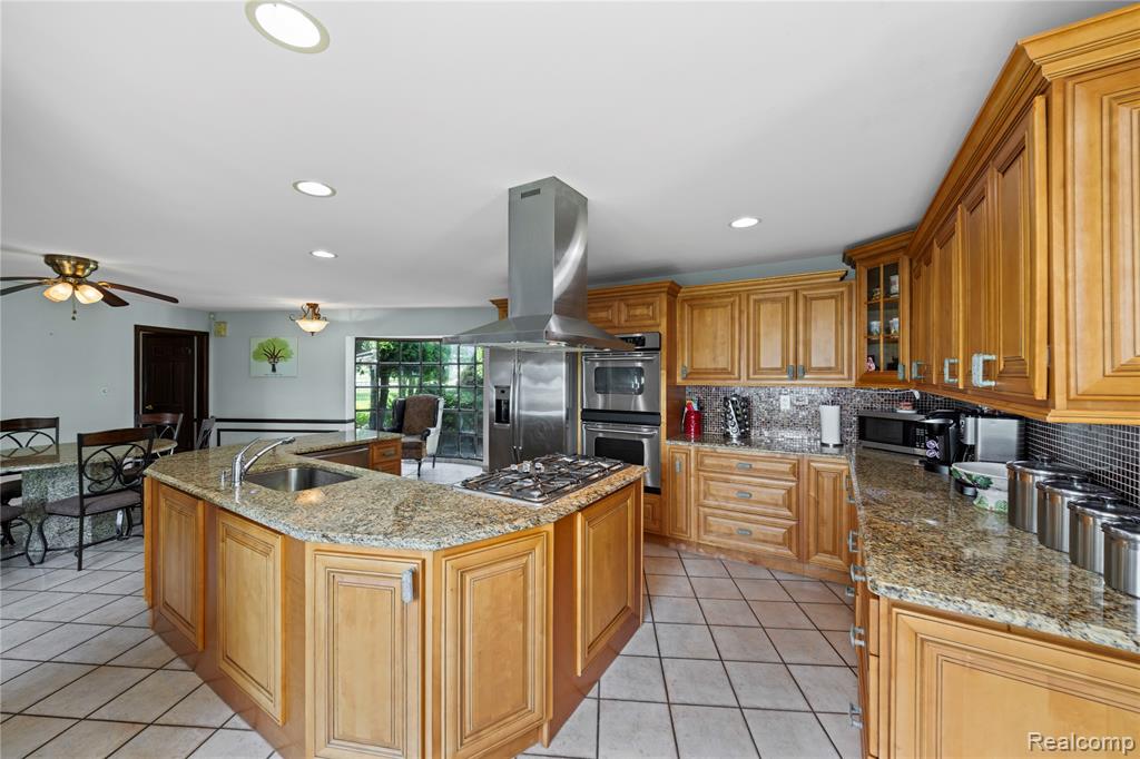 42195 Kouza Court, Belleville, MI 48111 — Photo 8