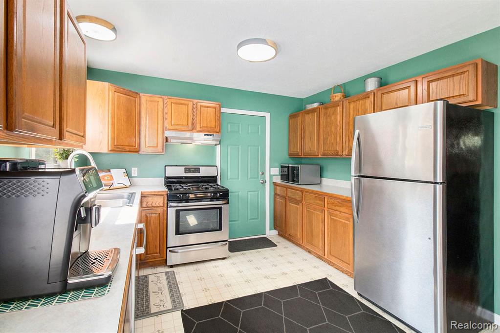126 WALKER Drive, Morrice, MI 48857 — Photo 9