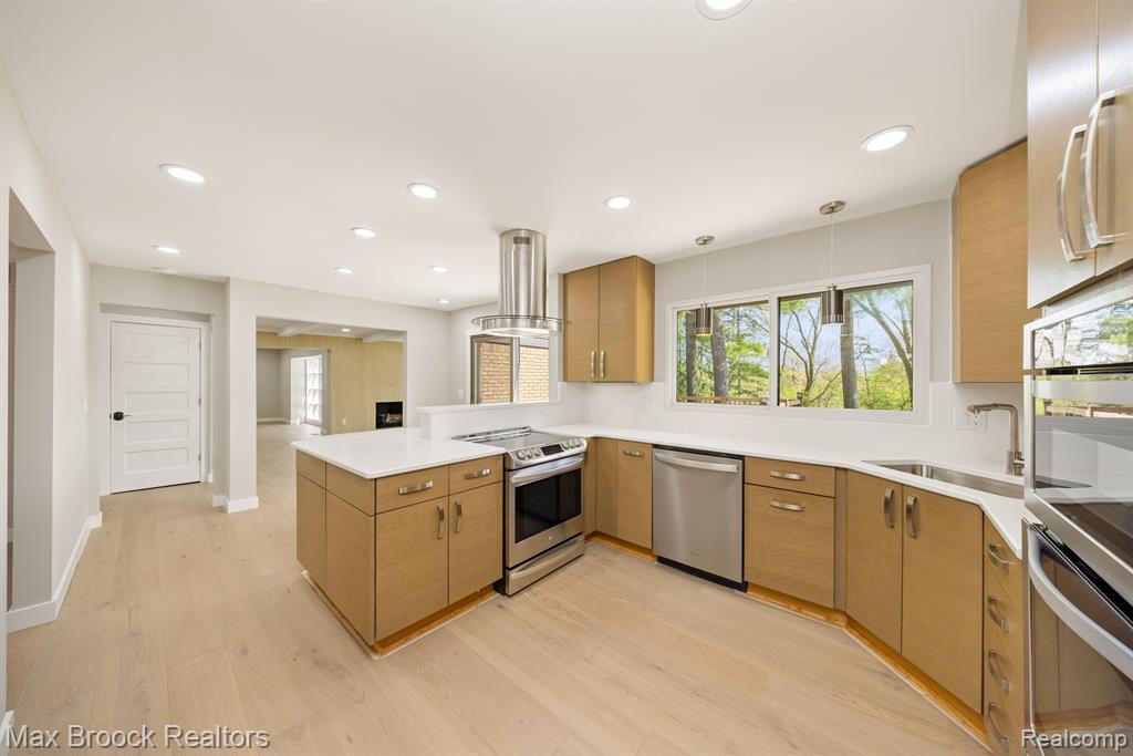 5240 CLARENDON CREST Street, Bloomfield Hills, MI 48302 — Photo 7