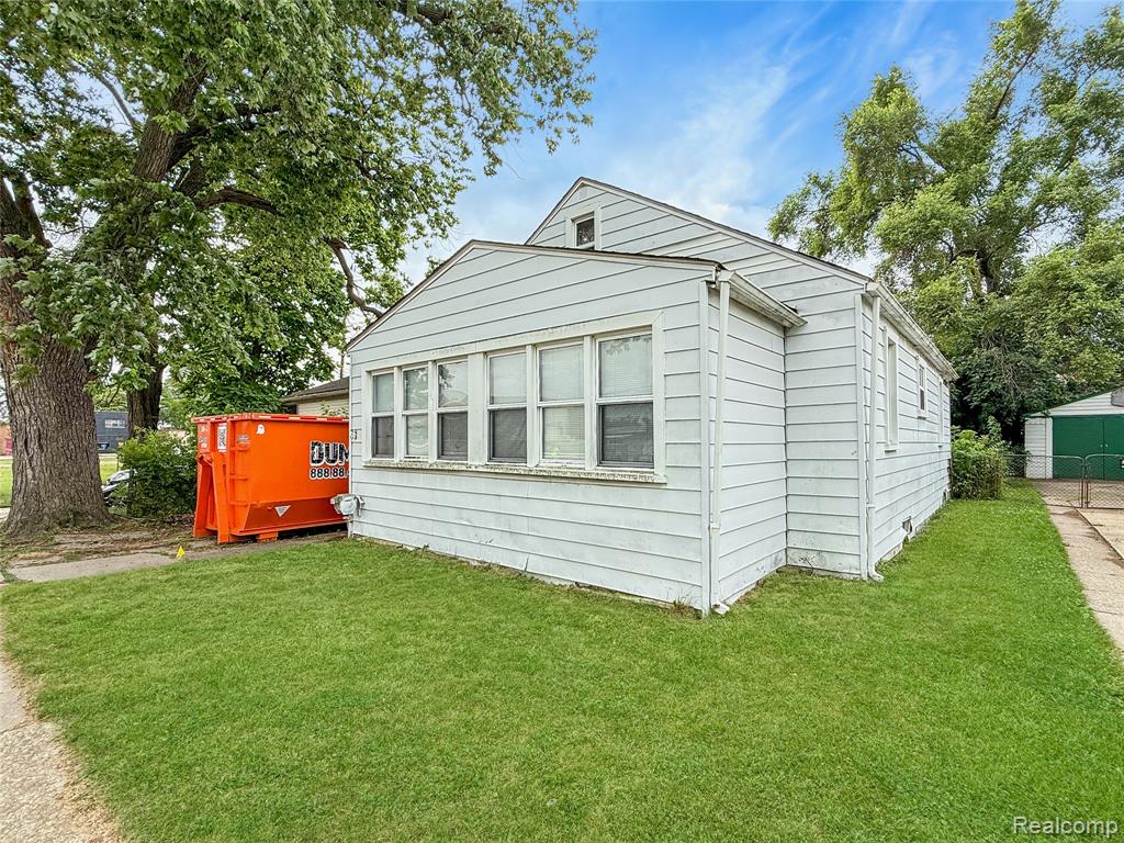 7576 Continental Avenue, Warren, MI 48091 — Photo 4