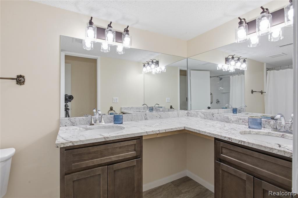 1695 Cliffs Landing, 302, Ypsilanti, MI 48198 — Photo 22