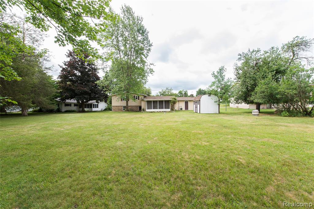 1165 Camelot Drive, Pinckney, MI 48169 — Photo 4