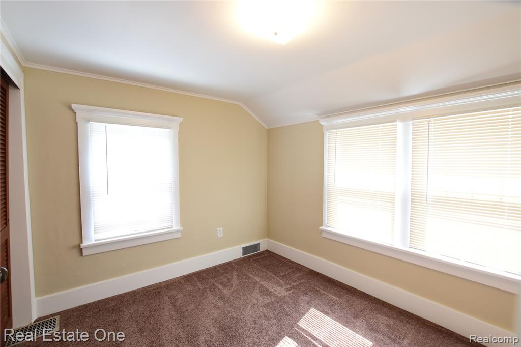 99 Chippewa Road, Pontiac, MI 48341 — Photo 17