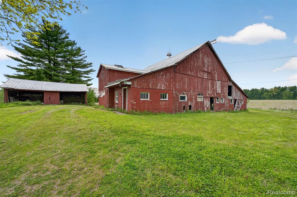 8103 Baldwin Road, Goodrich Vlg, MI — Photo 4