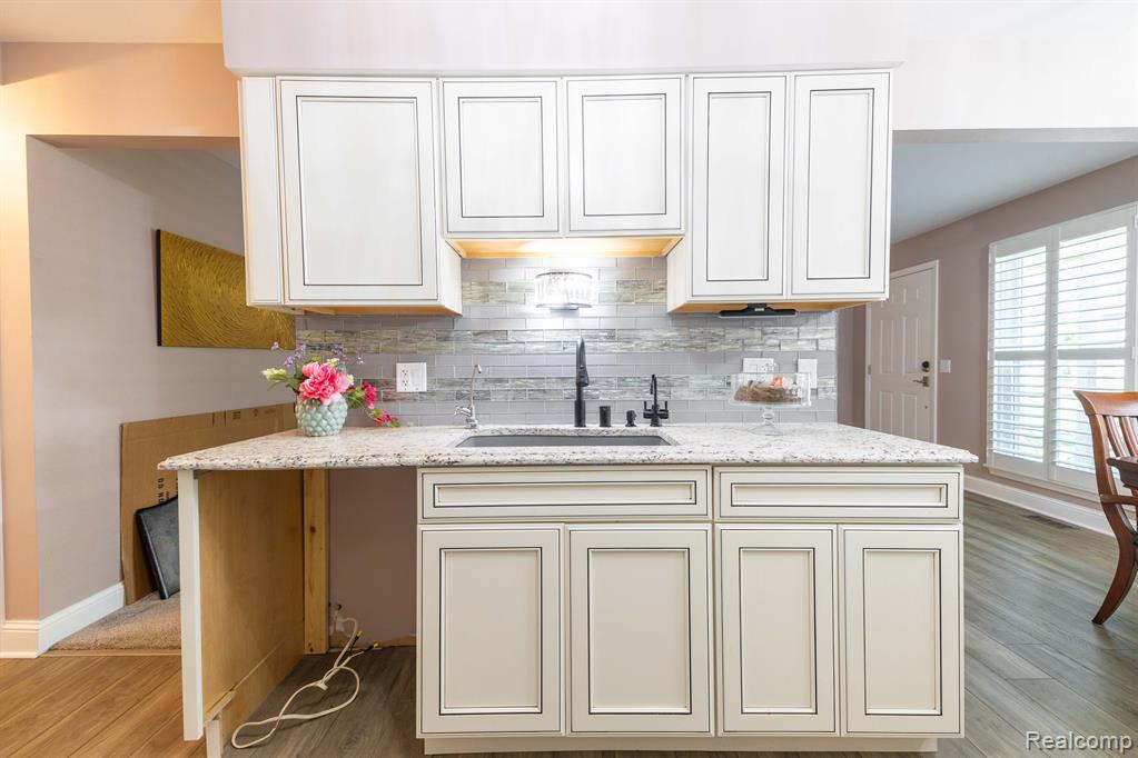 1494 DOVER Hill N, Walled Lake, MI 48390 — Photo 12