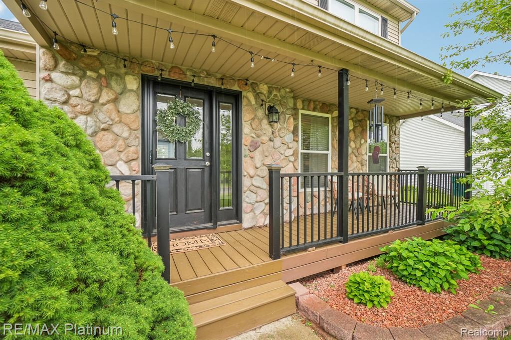 2353 Chestnut Bend, Howell, MI 48855 — Photo 2
