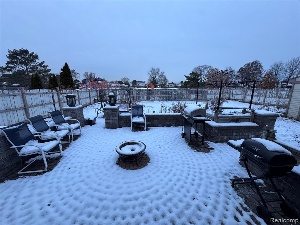 4411 Bloomfield Drive, Sterling Heights, MI 48310 — Photo 24