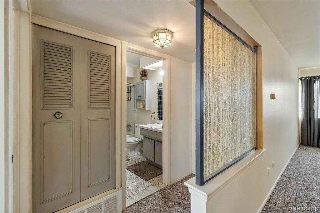8270 CRESTVIEW Drive, C7, Sterling Heights, MI 48312 — Photo 15