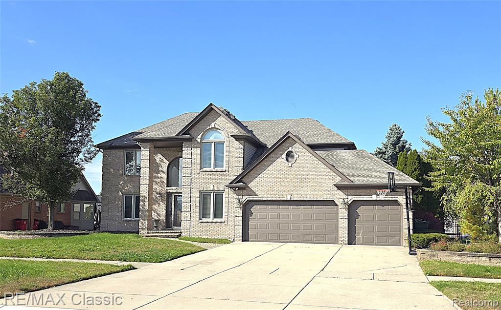 48259 Beacon Square Drive, Macomb, MI 48044