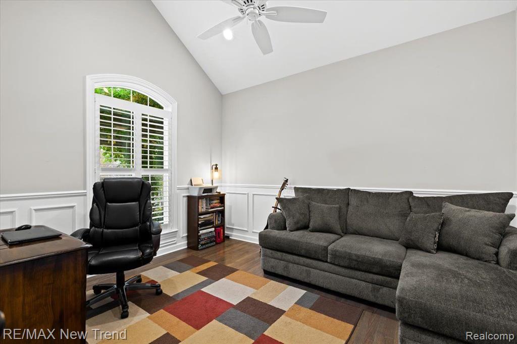 567 NAPA VALLEY Drive, Milford, MI 48381 — Photo 14