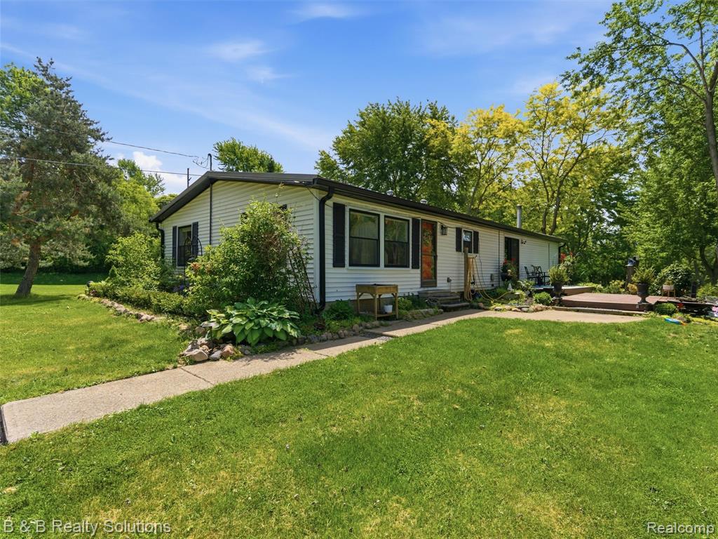 60455 Bates Road, New Haven, MI 48048 — Photo 18