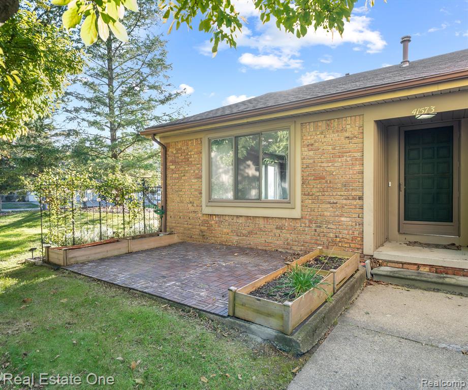 41573 BEDFORD Drive, Canton, MI 48187 — front exterior