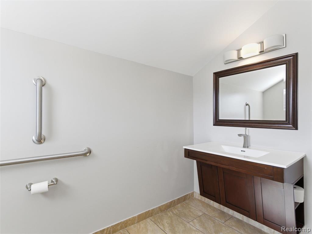 928 E 11 Mile Road, Royal Oak, MI 48067 — Photo 36