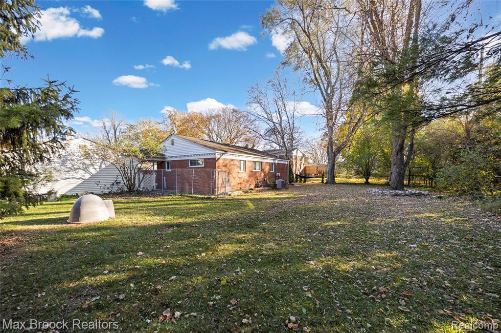 2724 Alveston Drive, Bloomfield, MI 48304 — Photo 42