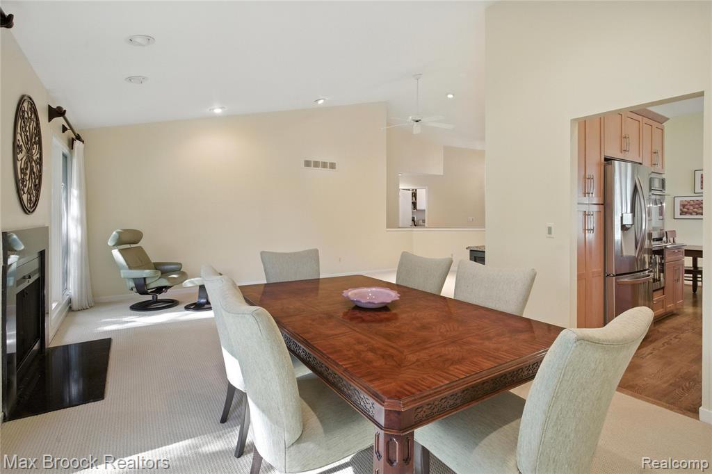 4185 Foxpointe Drive, West Bloomfield, MI 48323 — Photo 12