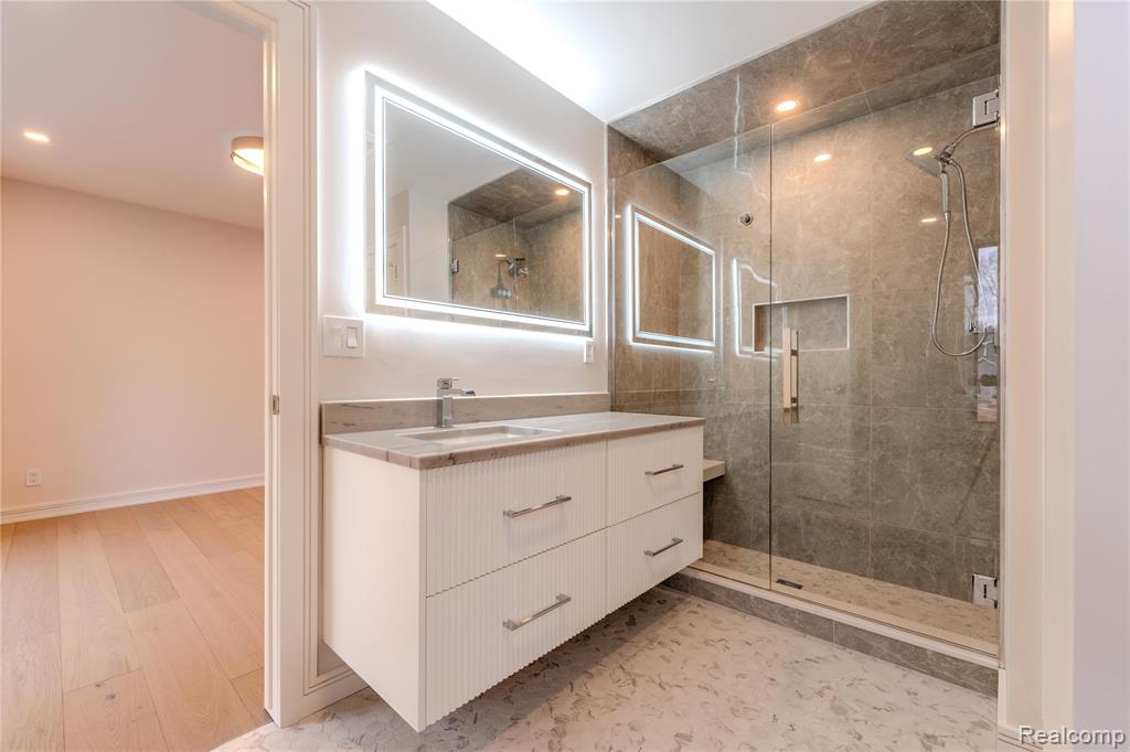 7400 Melody Lane, Bloomfield Hills, MI 48301 — Photo 34