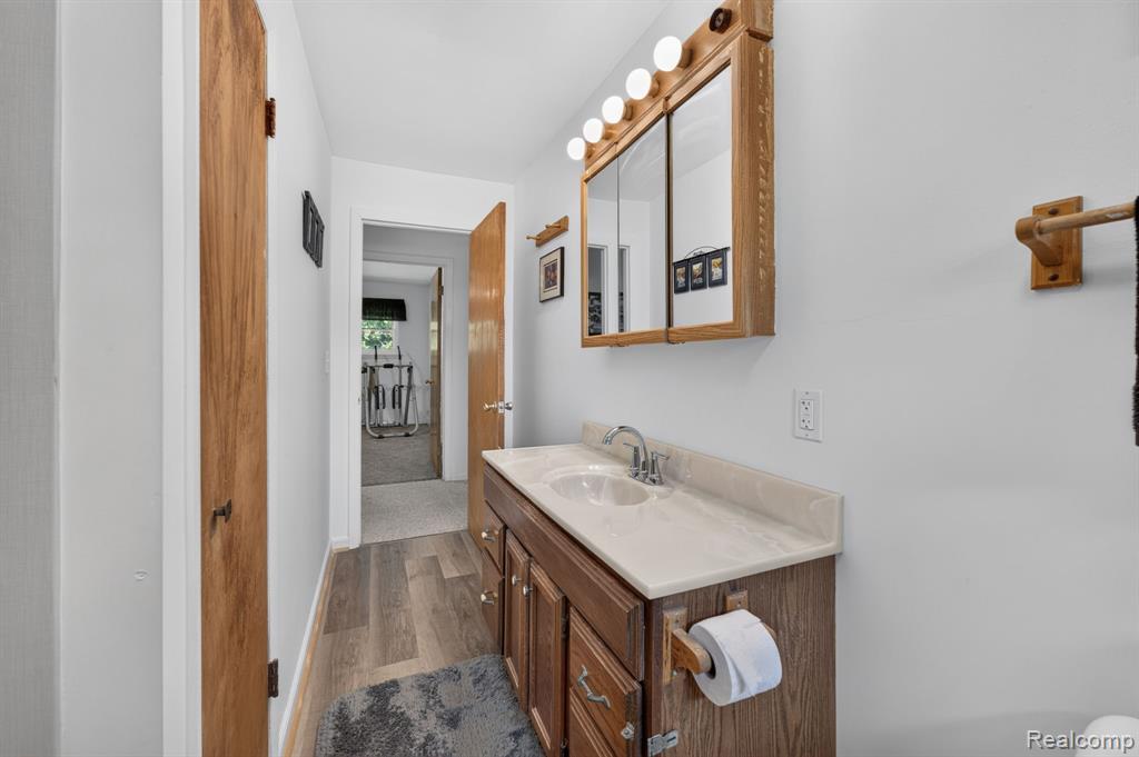 5233 Torrey Road, Flint, MI 48507 — Photo 19