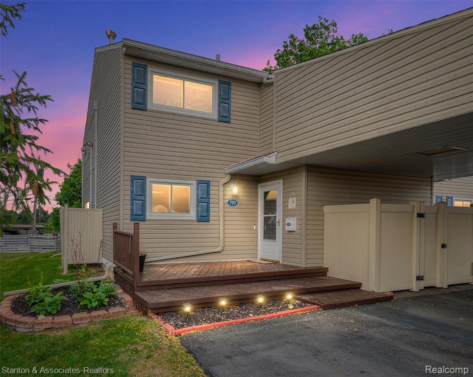 799 Kirts Boulevard, Troy, MI 48084 — front exterior