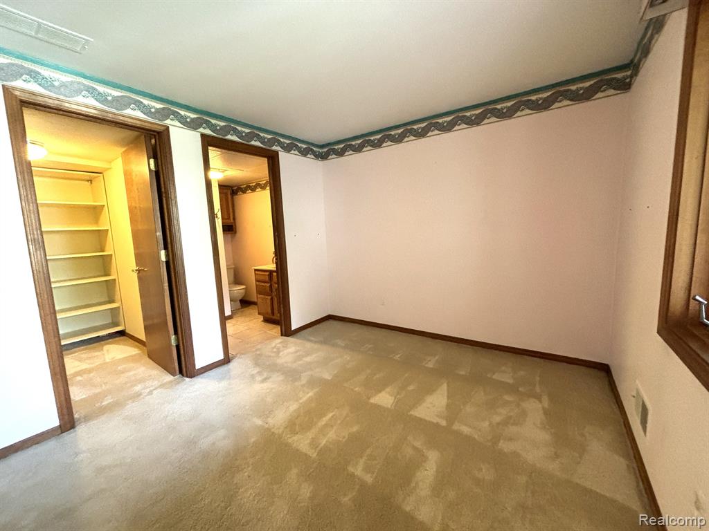34060 HILLSIDE, Farmington Hills, MI 48335 — Photo 30