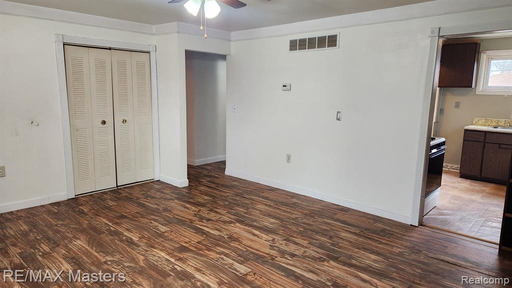 8267 OAK Street, Taylor, MI 48180 — Photo 9