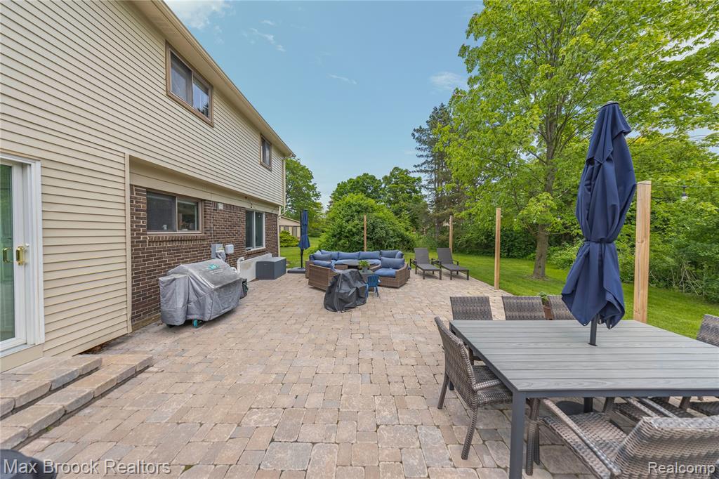 6247 Carpathian Court, West Bloomfield, MI 48324 — Photo 42
