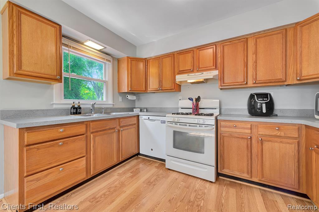 4630 DENTON Road, Canton, MI 48188 — Photo 19