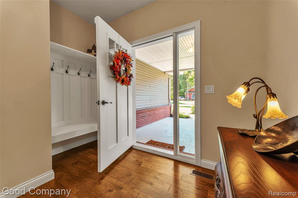 8726 Sunrise Mist Drive, Pinckney, MI 48169 — Photo 6