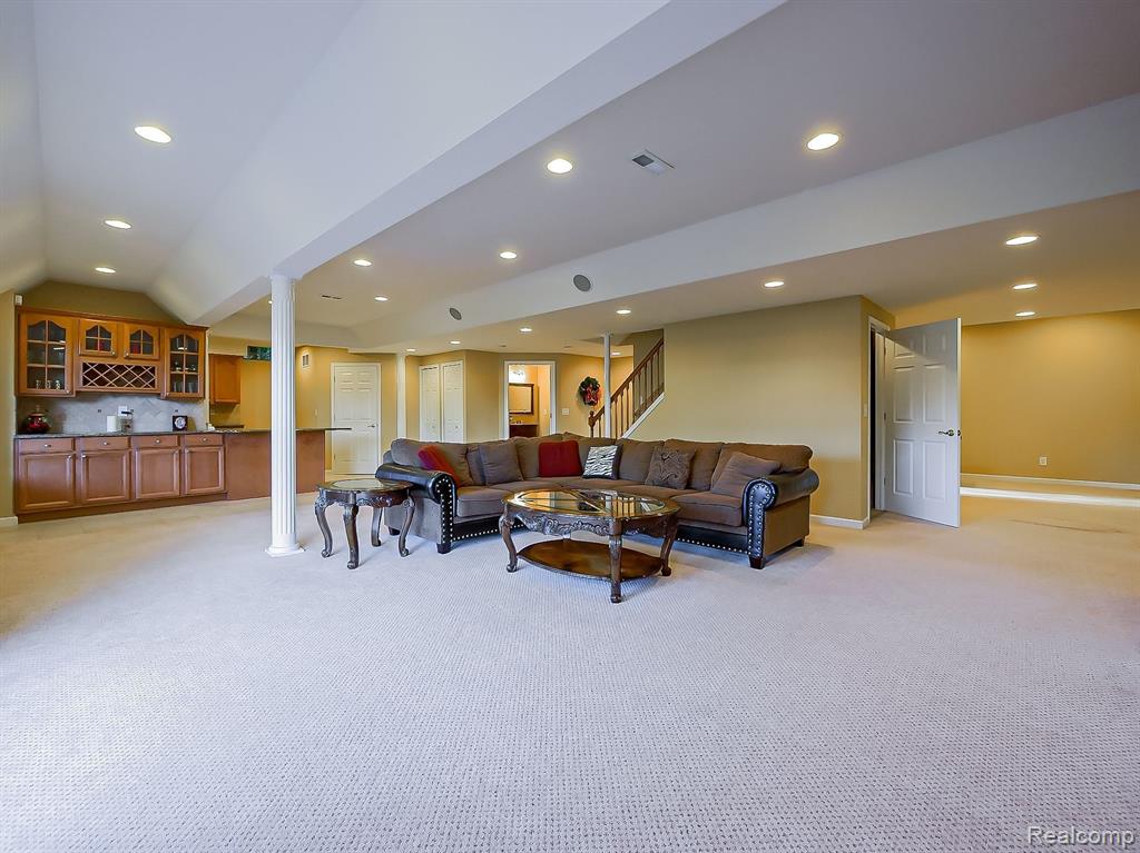 6866 CAMBRIDGE, West Bloomfield, MI — Photo 21