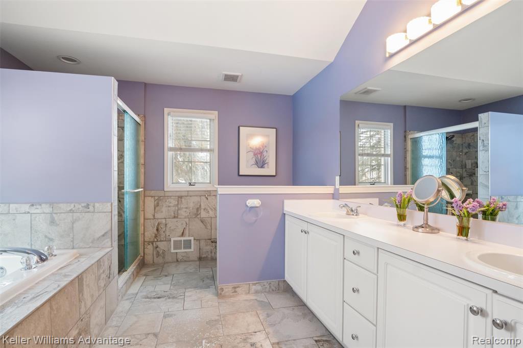 2850 Santia Drive, Troy, MI, 48085