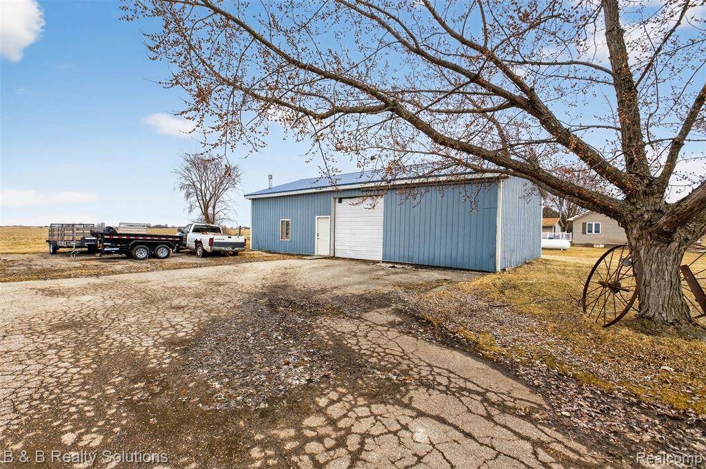 6946 Clifford Road, Marlette, MI 48453 — Photo 5