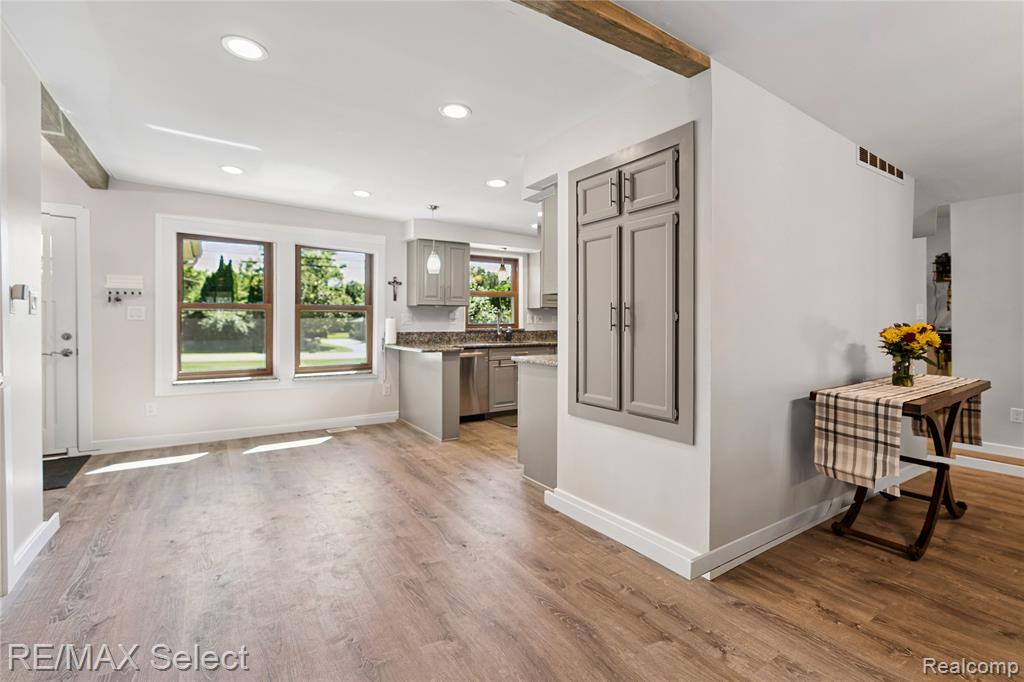 2456 N Tipsico Lake Road, Hartland, MI 48353 — Photo 10