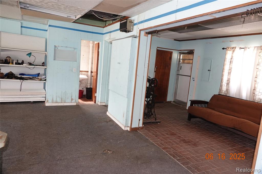 6703 E 9 MILE Road, Warren, MI 48091 — Photo 11